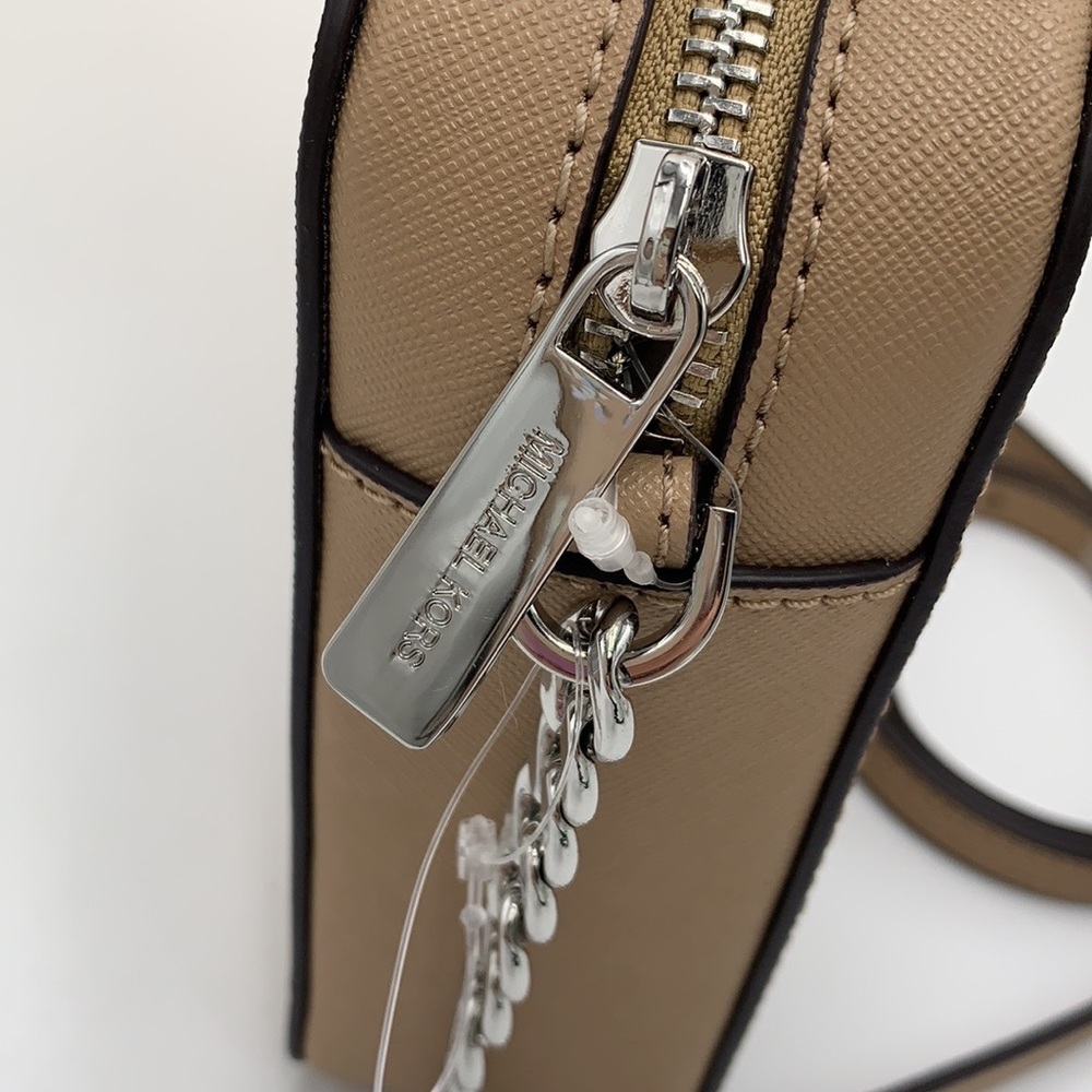 MICHAEL KORS CAMEL COLOR 
Jet Set Large Saffiano Leather Crossbody Bag - Picture 14 of 15